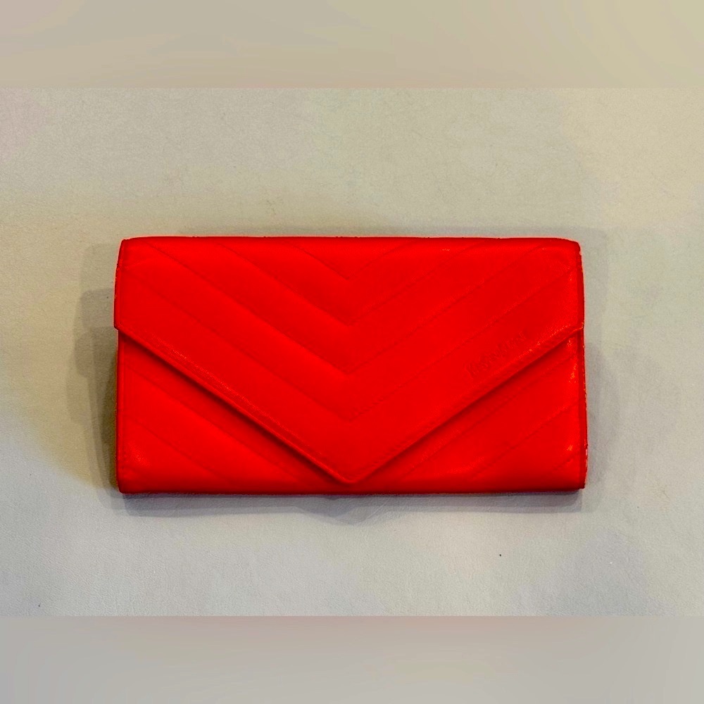 Vintage Yves Saint Laurent Chevron Wallet w. Kisslock